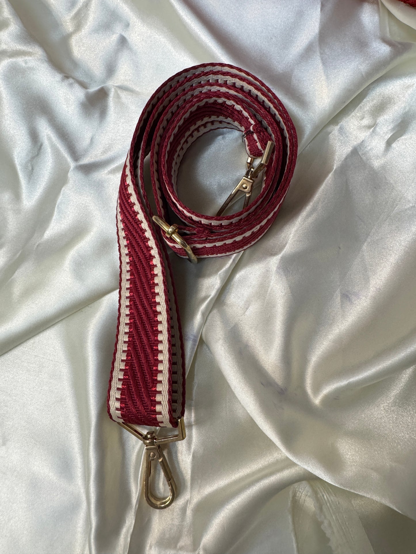 Handmade Crochet Tote Bag with Wooden Handle & Silk Bow – Ruby Red