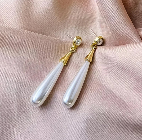 Sophisticated Pearl Spire Drops