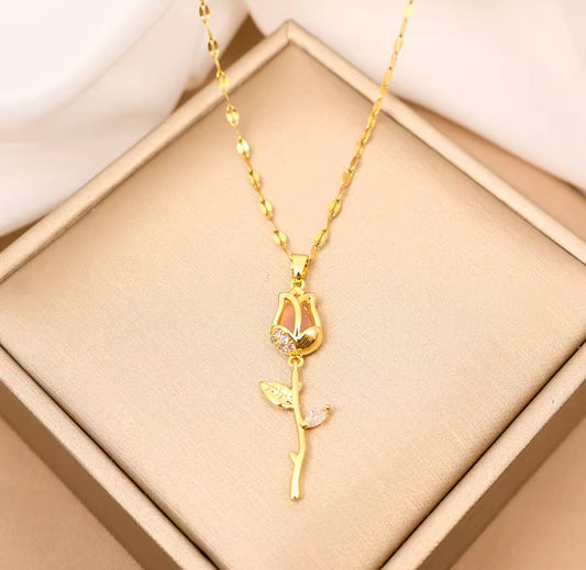 Rose Éclat Pendant