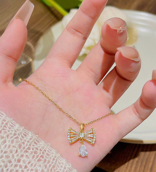 Thora Pendant