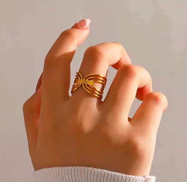 Luxe Swril Ring